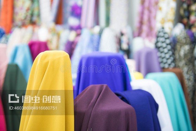 繽紛織物，品質生活 商店中的紡織品與遮篷選購指南
